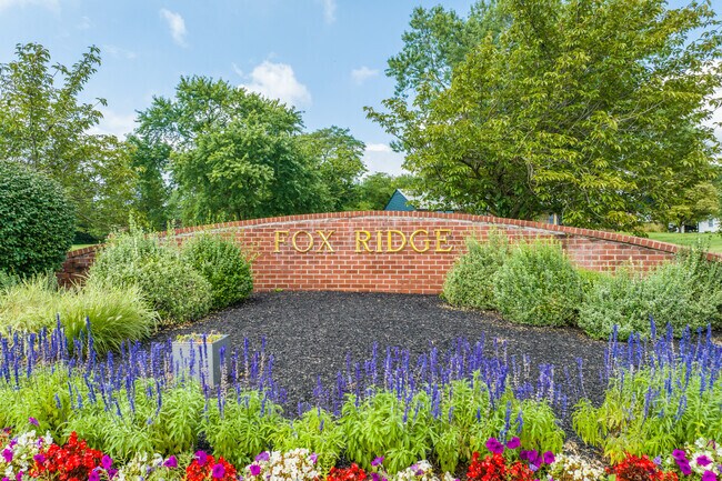Entrance from Kugler Road to Fox Ridge