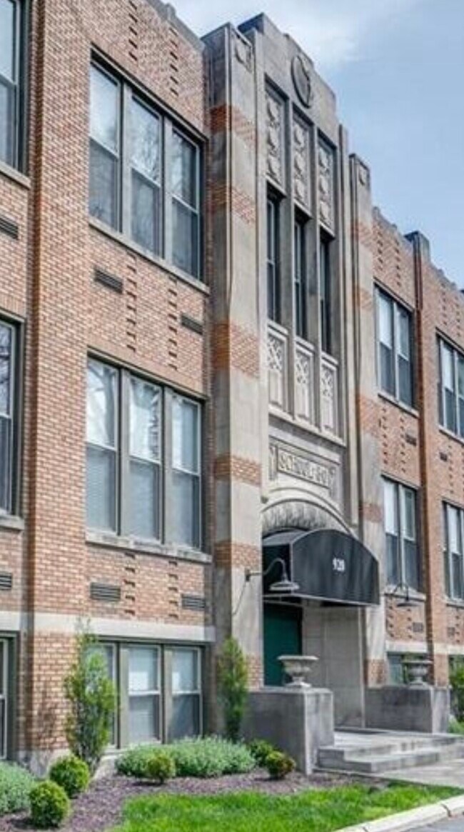 920 E 62nd St Unit U6, Indianapolis, IN 46220
