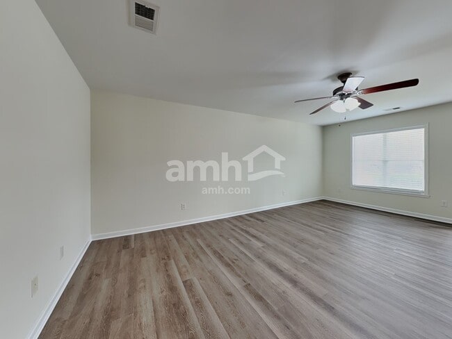 4019 Tarrant Trace Cir, High Point, NC 27265 - photo 6