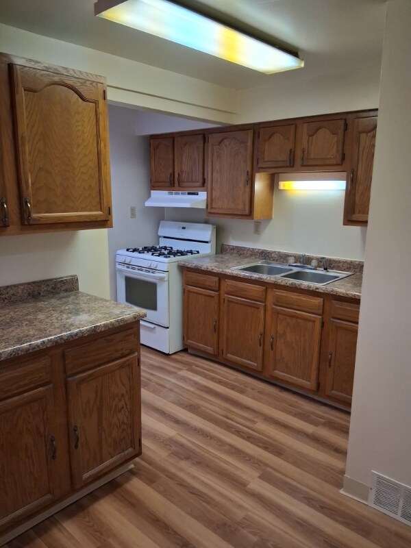 615 Duss Ave unit 2, Ambridge, PA 15003 - photo 1