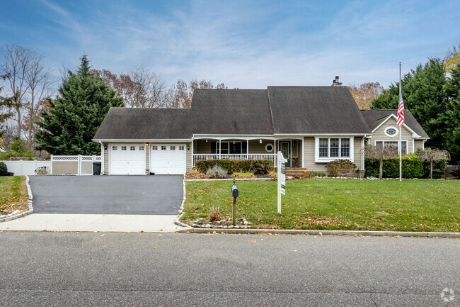 This High Ranch is perfect for a family looking to settle in Setauket.