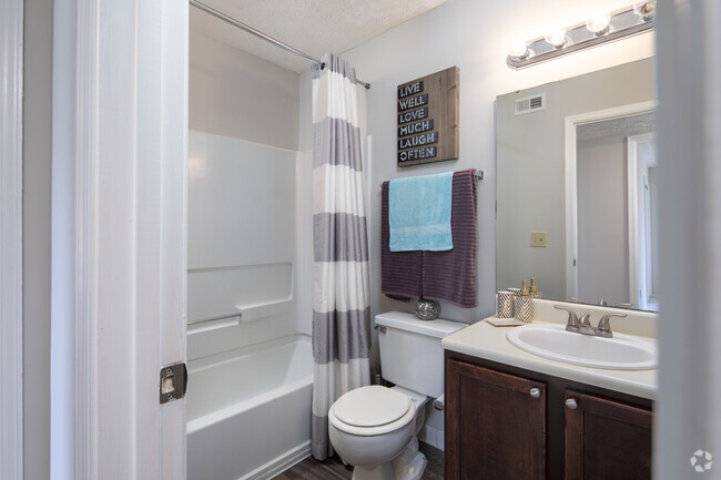 2 BR, 2 BA, 1,050 SF