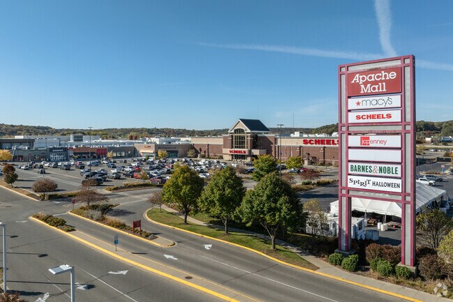 The Apache Mall is a major shopping center just outside downtown Rochester.