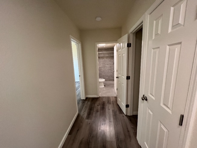 942 N Van Ness Ave, Fresno, CA 93728 - photo 7