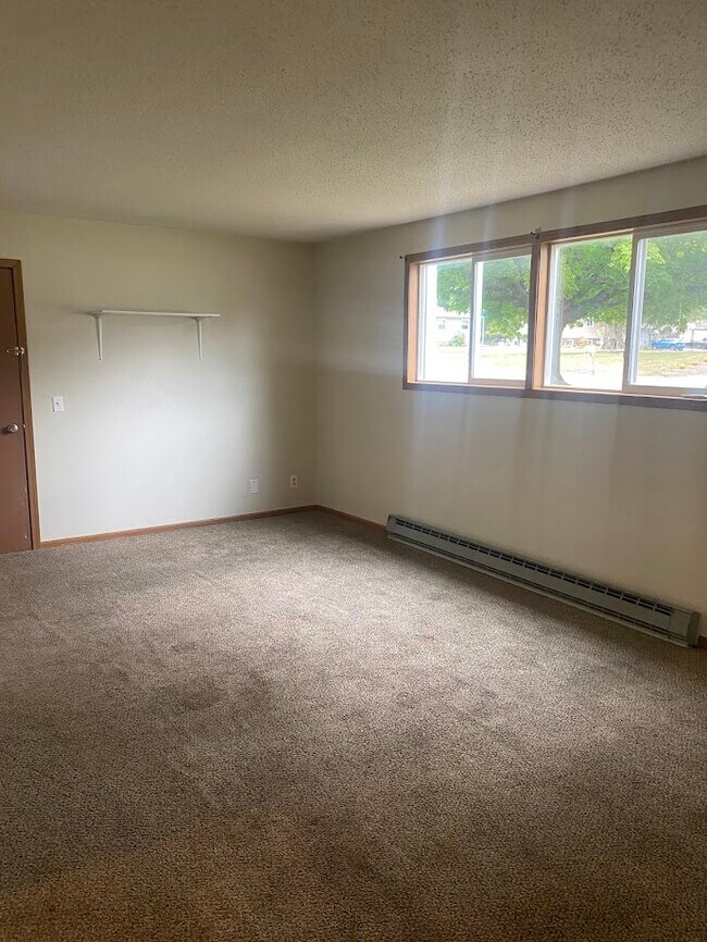 310 Vinton Ave Unit 3, Eldora, IA 50627