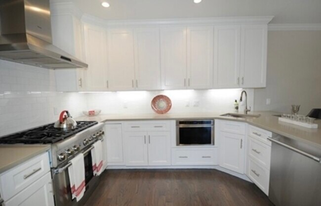 152 M St, Boston, MA 02127 - photo 5