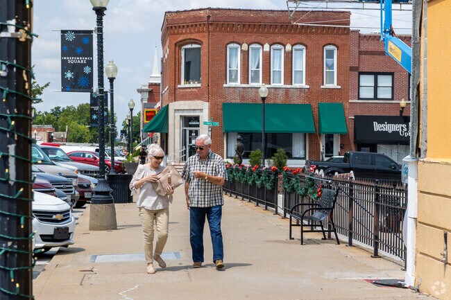 Independence Square invites strolls past boutiques, cafés, and historic charm.