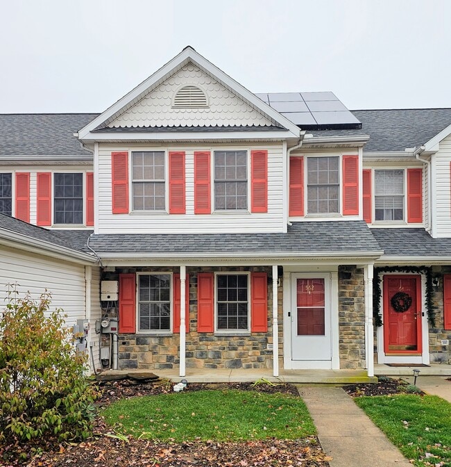 562 Wood Duck Dr, Manheim, PA 17545