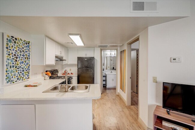 The Place at 2120, Tucson, AZ 85745 - photo 5