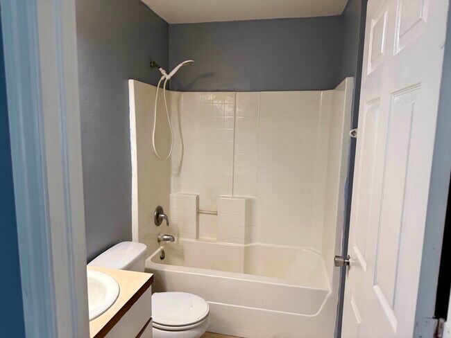 4802 Golfview Blvd, Lehigh Acres, FL 33973 - photo 4