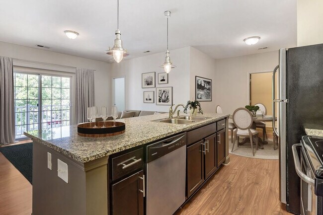 Crest Gateway, Charlotte, NC 28202 - photo 4