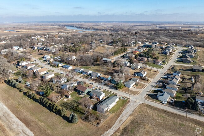 Plattsmouth homes overlook the Missouri river.