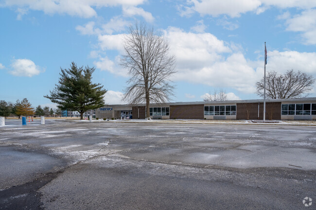 The student-teacher ratio at Parkwood Elementary School is 14 to 1.