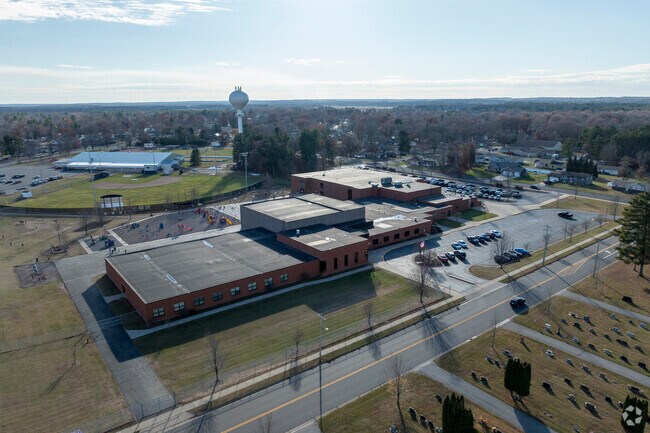 Mosinee Elementary School has a student-teacher ratio of 12 to 1.