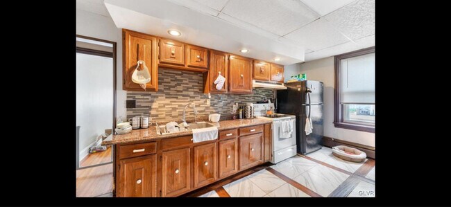 557 Park St unit 1, Allentown, PA 18102 - photo 5