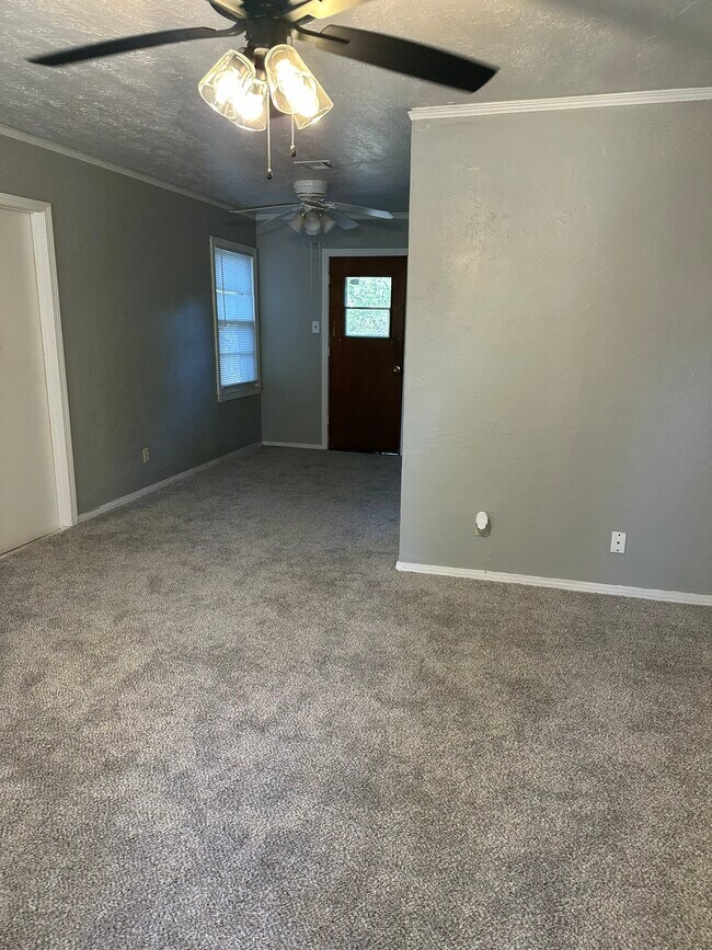 409 W Johnson St, Norman, OK 73069 - photo 2