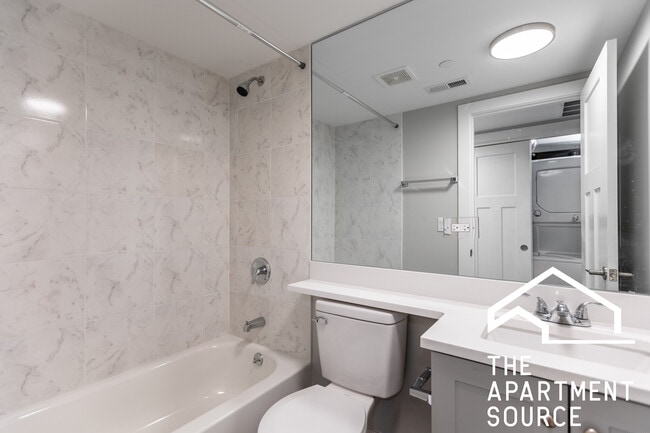 1137 Oak Ave unit E2, Evanston, IL 60202 - photo 7