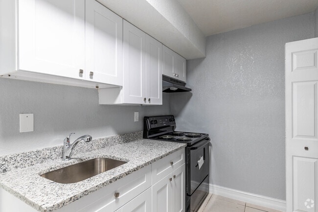 1 BR, 1 BA
