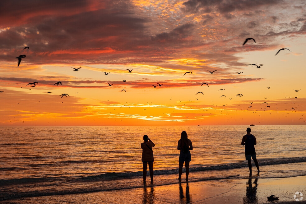 Neighborhood_Siesta Key_122723