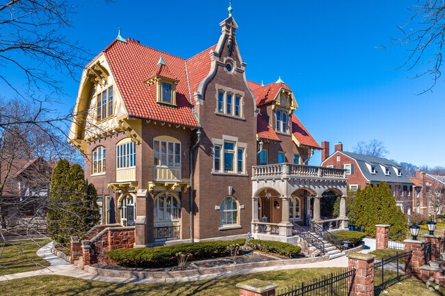 Northpoint is known for its grand historic homes.