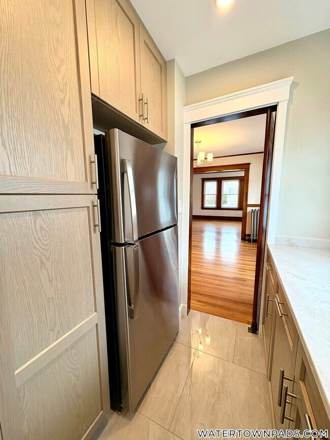 9 Edgecliff Rd unit 2, Watertown, MA 02472 - photo 3