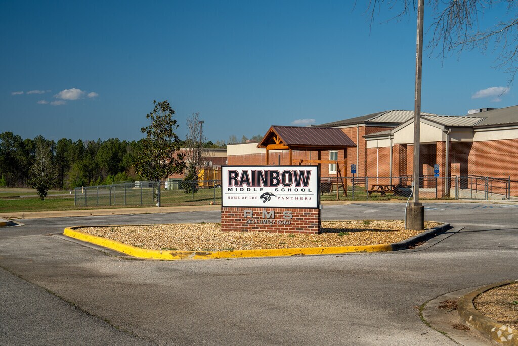 Rainbow Middle School is a great place for kids to learn.