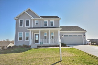 605 Standing Stone Dr, Waukesha, WI 53189