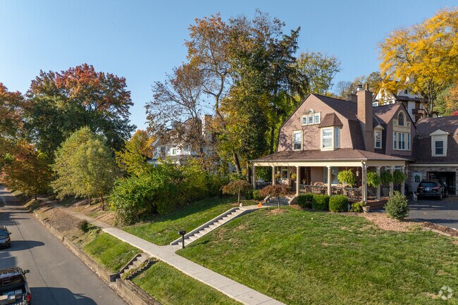 Thornburg loves the hidden homes up on the hills.