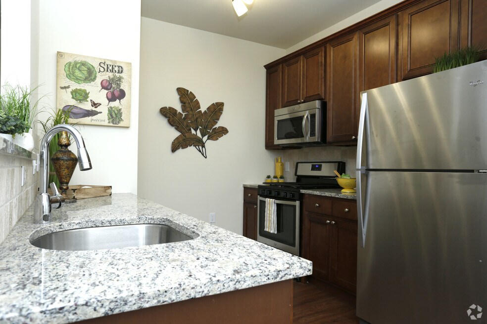 Morgan's Bluff, Sayreville, NJ 08879 - photo 1