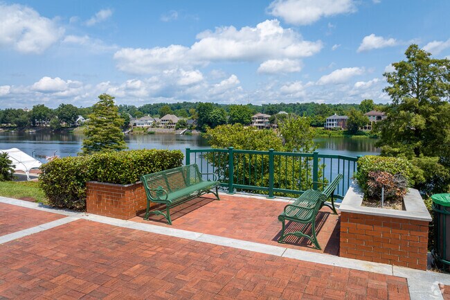 Enjoy the Savannah River which is only a short walk from the Bethlehem area.