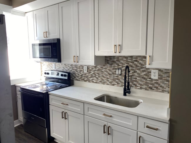 100 N Hilton St, Baltimore, MD 21229 - photo 7