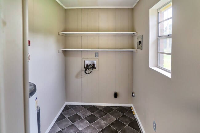 WASHER/DRYER PLUG IN