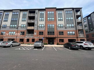 4395 Peach Lily Ln Unit 308, Chantilly, VA 20151