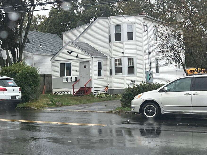 72 Maple St unit 1, Norwalk, CT 06850 - photo 1