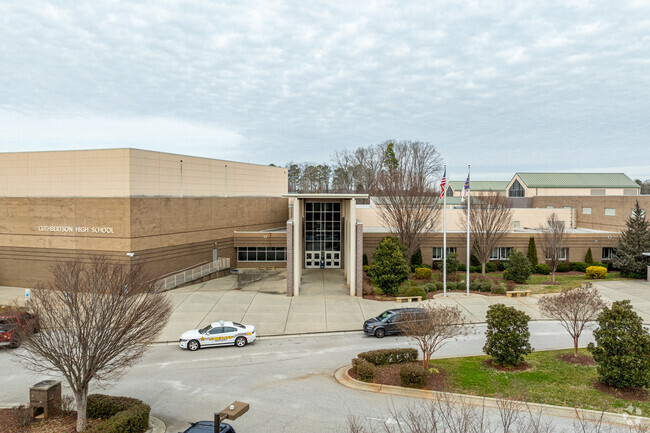 CHS serves 1913 students in grades 9–12.