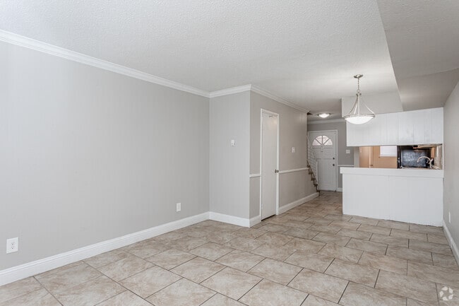 2BR, 1.5BA - 900SF