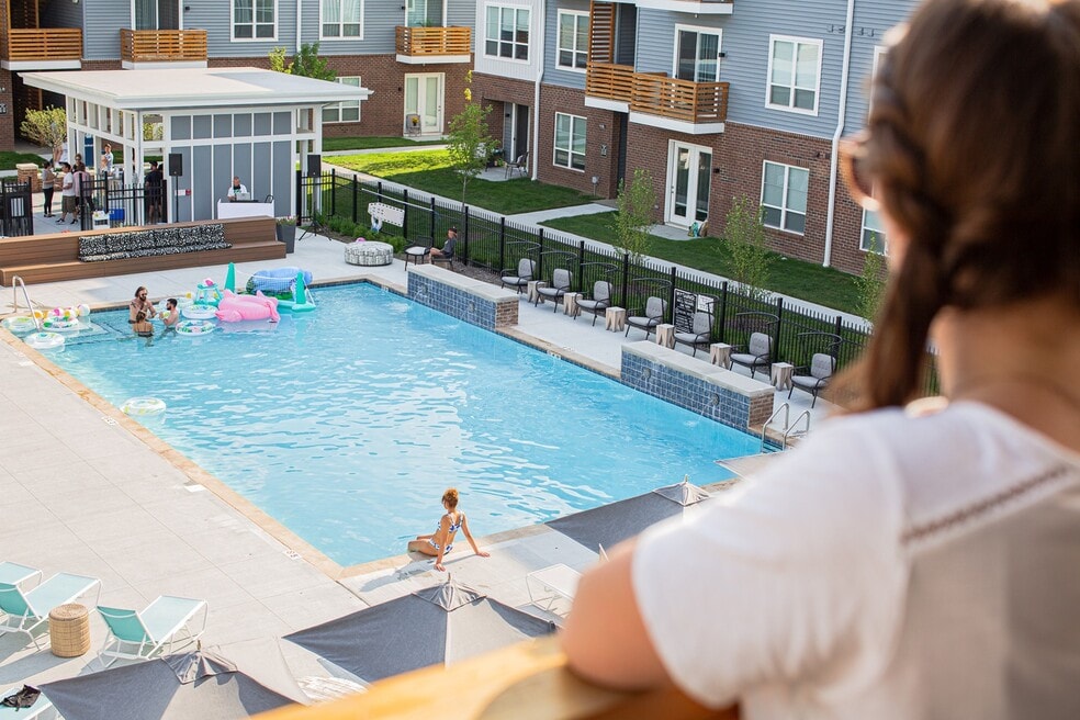 Graceland Flats, Columbus, OH 43214 - photo 1