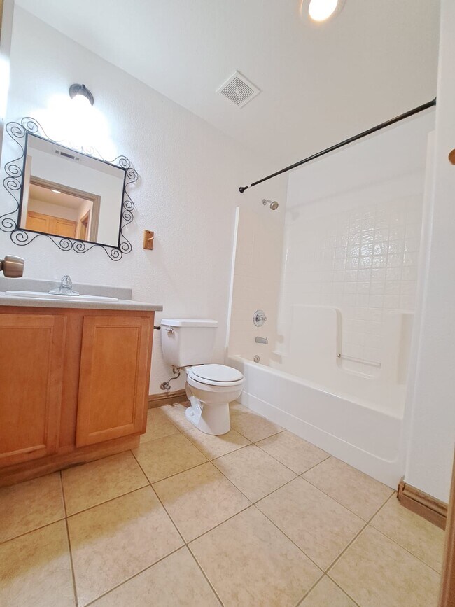 805 H St unit 14 Private Room+Bat, Davis, CA 95616 - photo 6