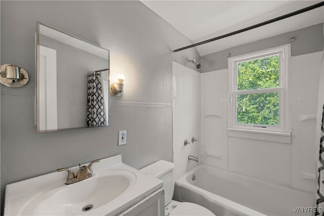 714 Taunton Place, Buffalo, NY 14214 - photo 7