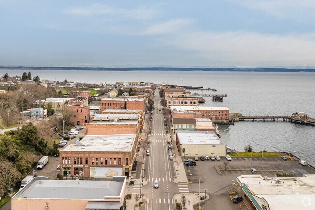 Along Water Street in downtown Port Townsend, folks can browse the many shops and eateries.