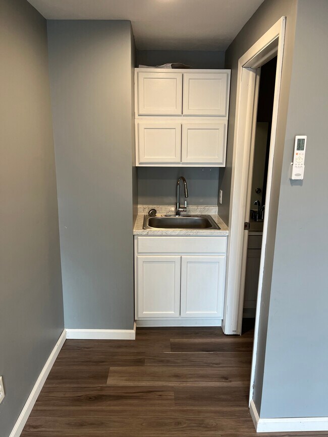 108 N Main St unit 108, Minoa, NY 13116 - photo 5