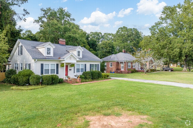 Beautiful rows of established homes can be found throughout the town of Belton.