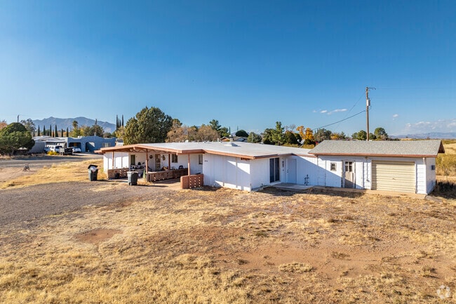 Large ranch style homes are available for larger families in Sunsites.