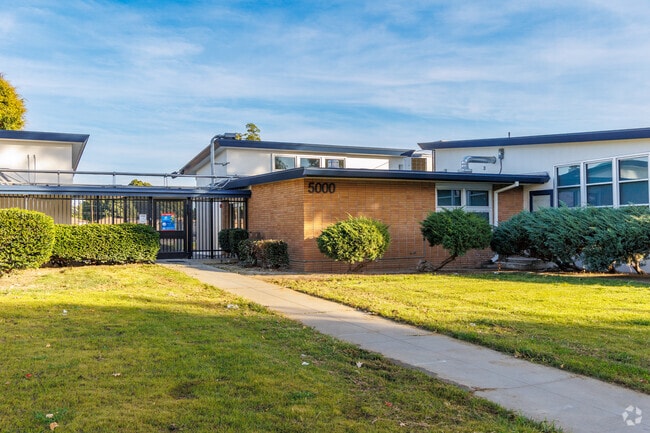 Students experience excellence in education at Holmes Elementary School.