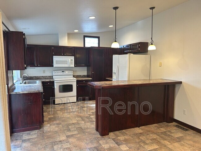 933 Glen Meadow Dr, Sparks, NV 89434 - photo 7