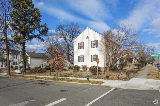 Some homes in the Gateway neighborhood feature larger fenced-in front yards.
