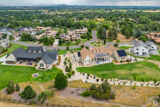 Large expansive homes with big yards are part of the Niwot neighborhood,