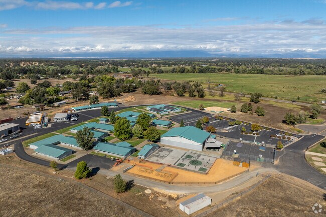 B‑plus‑rated Evergreen Middle serves grades 5–8 for Lake California.