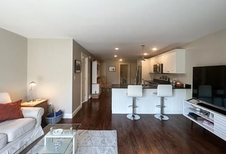 2 Davis Point Ln Unit 2B, Cape Elizabeth, ME 04107