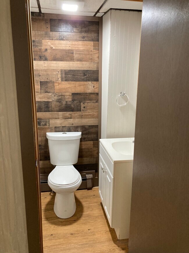 1320 Otter St, Franklin, PA 16323 - photo 4